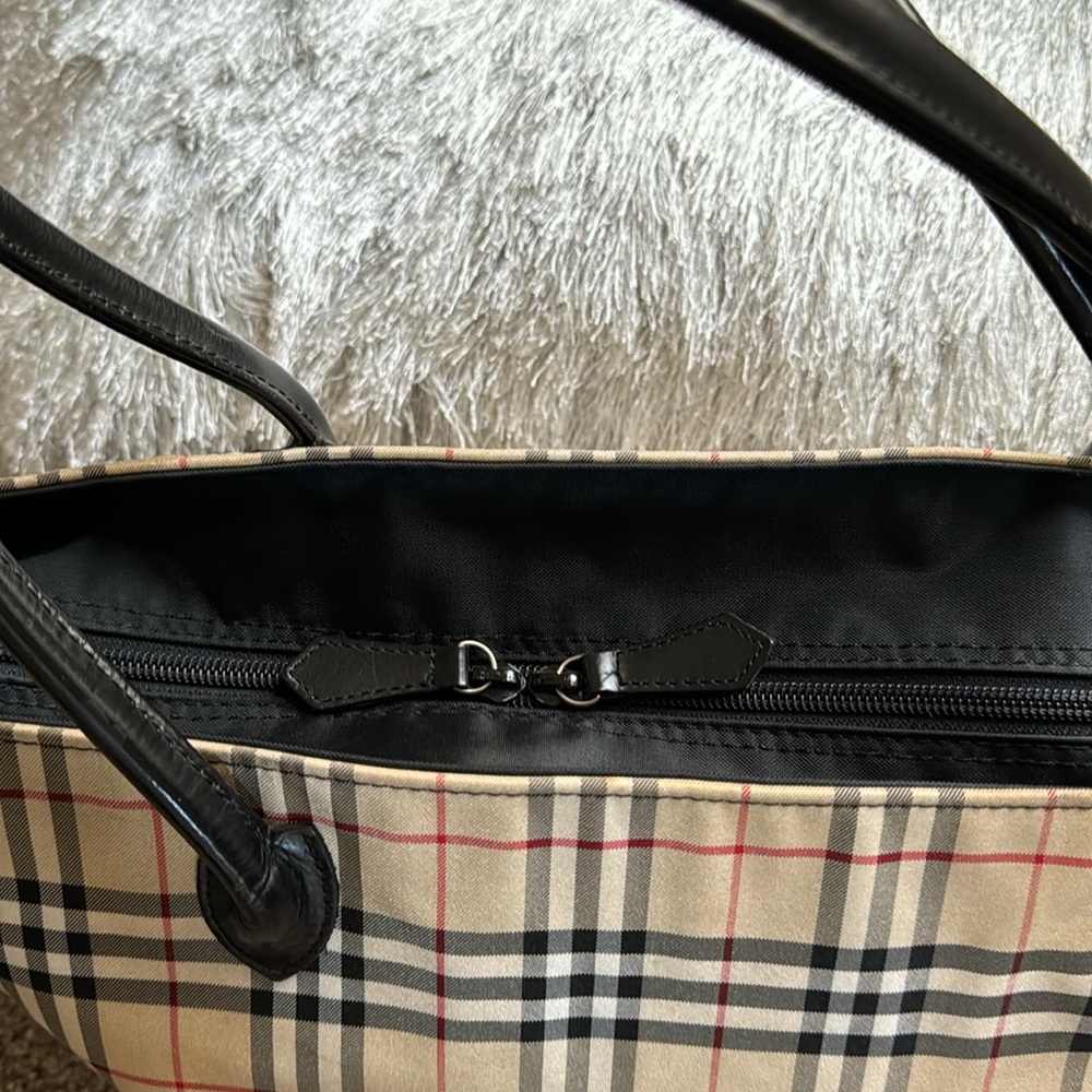 Authentic Burberry Beige Checkered Women's Tote Bag - Picture 11 of 16